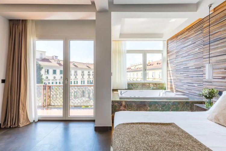 Dei Martiri Suite