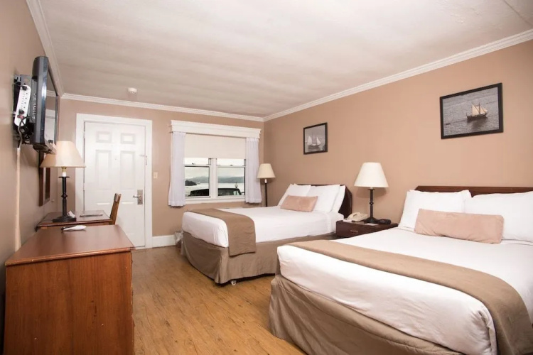 Inn on the Hudson