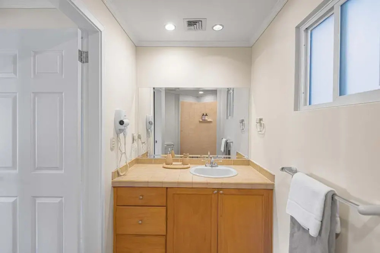 Del Mar 5F 3 Bedr 2 Bath