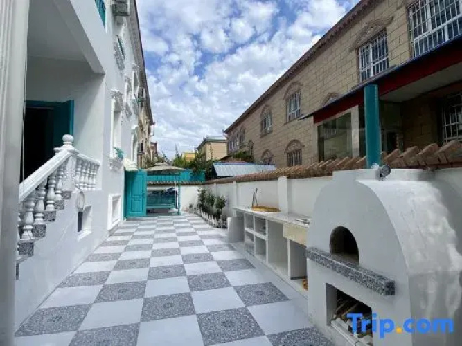 Yining Qingjushe Homestay