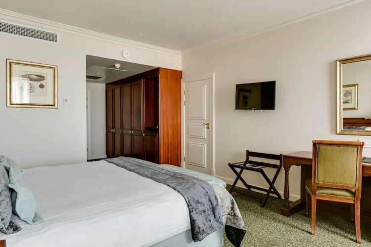 1 Bedroom Superior Double room with balcony and with sea view