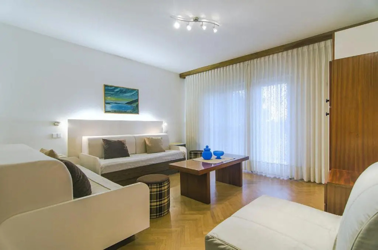 Apartments Lada 1217