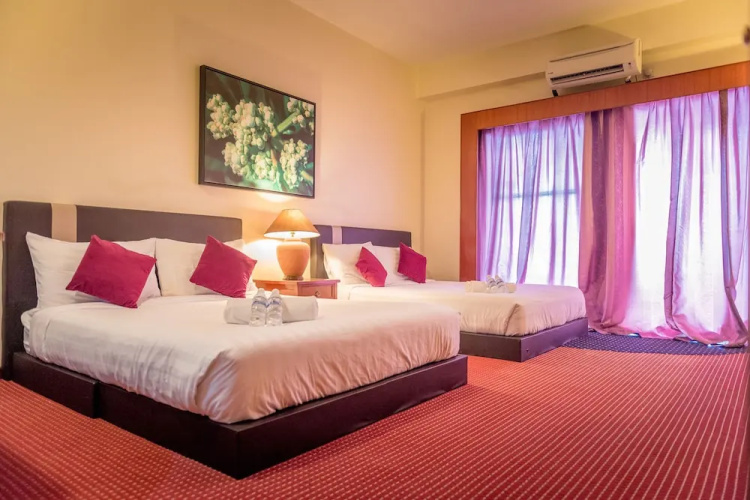 H Beach Suite at Rainbow Paradise Beach Resort