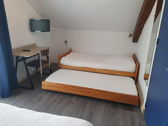 Standard Quadruple room with lake view