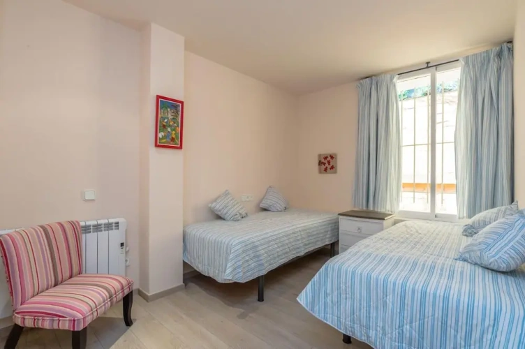 3 Bedrooms Cottage