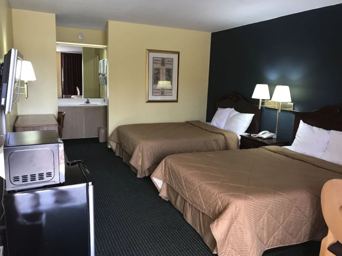 Relax Inn & Suites
