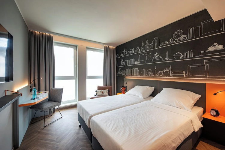 LOGINN Hotel Köln Airport