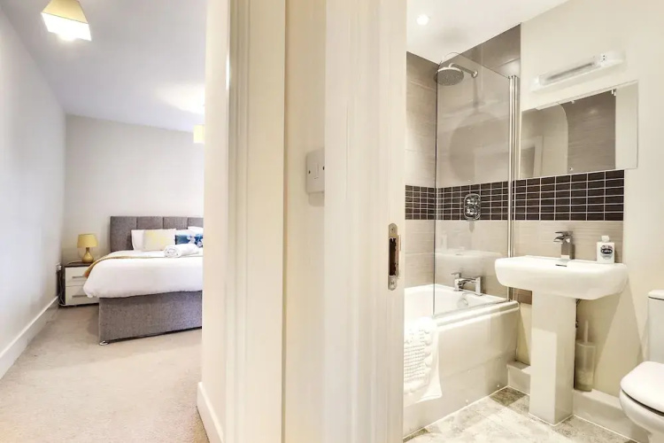 Sapphire Serviced Apartment