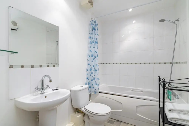 Wonderful 1BR Flat With Balcony - Hackney Downs