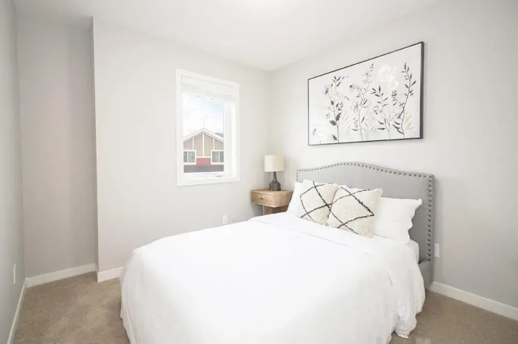 4bed 2bath Townhouse With Laundry Parking Wi-fi