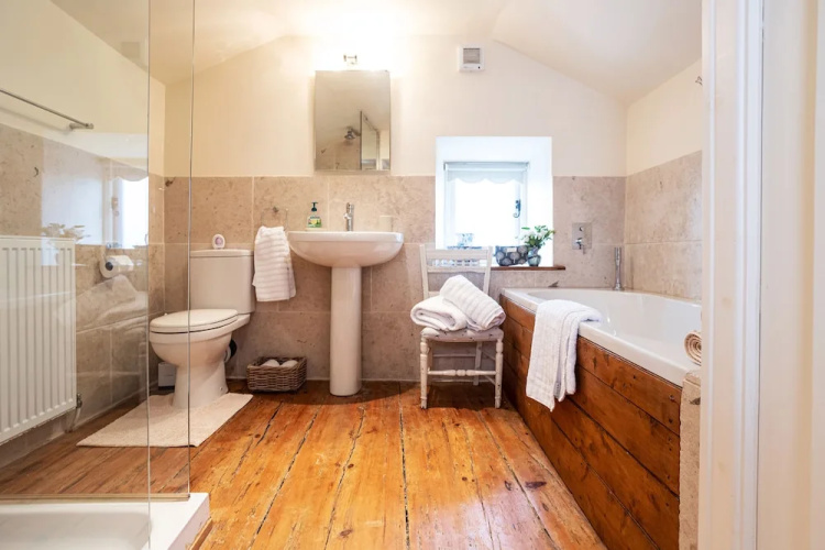 Ingleton 2-bed Cottage, Sleeps 4, Pet Ok & Parking