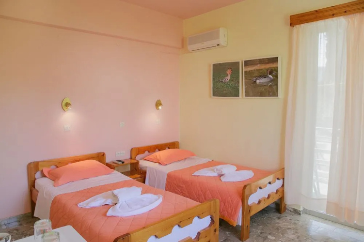Alkyoni rooms
