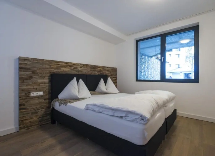 3 Bedrooms Apartment
