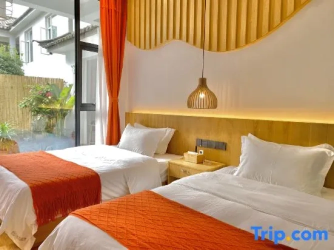 Standard Double room with courtyard view