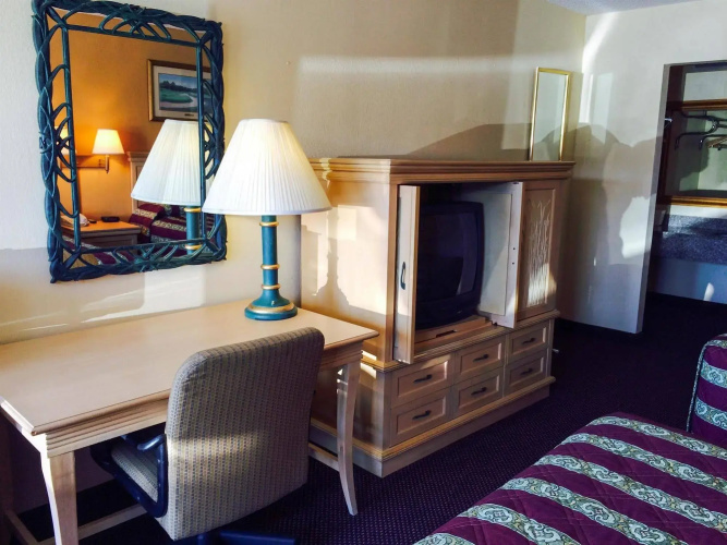 Motel 6 Macclenny, FL