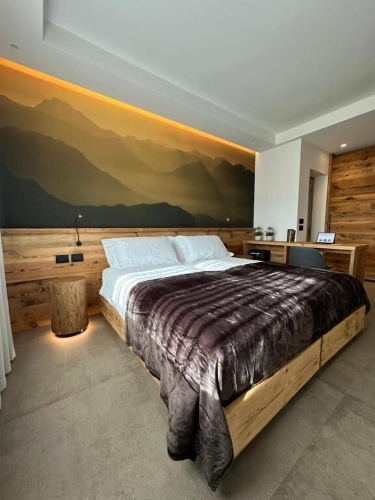 Deluxe Quadruple room with mountain view