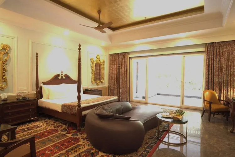 Mayfair Oasis Resort & Convention