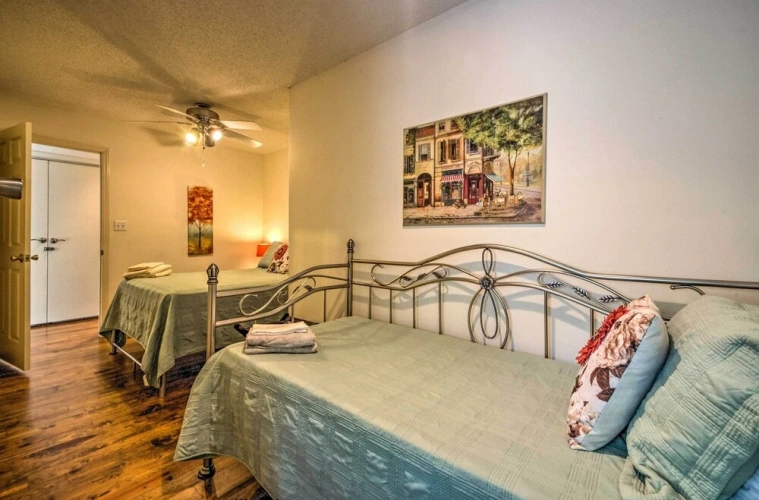 4 Bedrooms Cottage