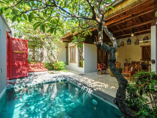 2 Bedrooms Villa