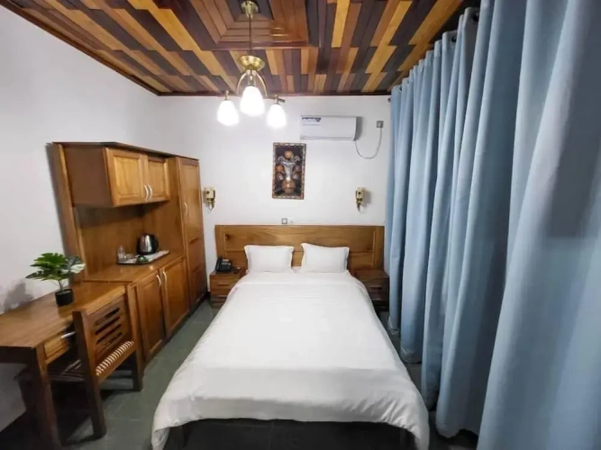 Standard Double room with city view