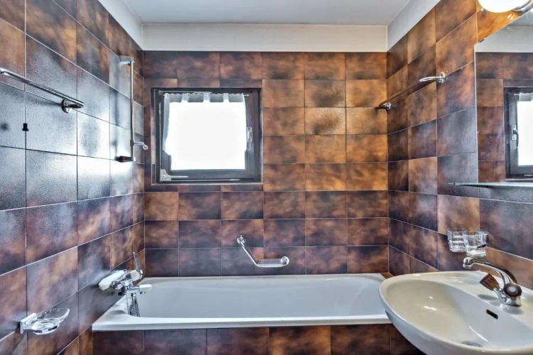3 Bedrooms Apartment