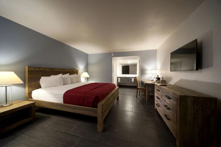 Thunderbird Hotel