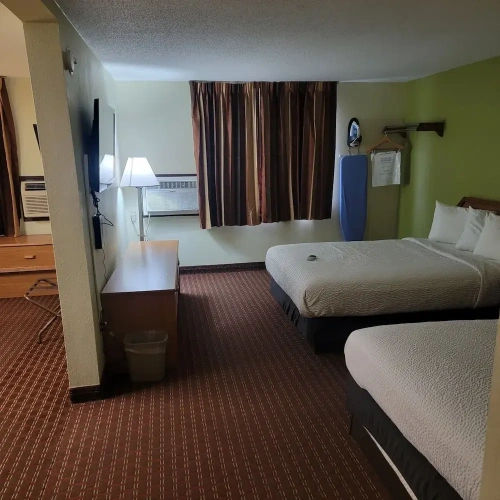 2 Bedrooms Sextuple Suite