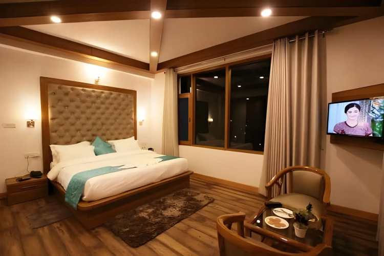 Hotel Monarch Residency