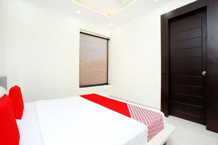 Oyo 40417 Hotel Grand Taj