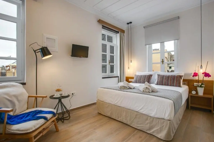 Standard Double room with city view