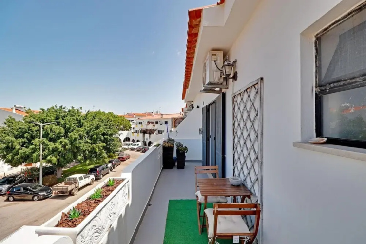 Faro Airport Flat 2 by Homing