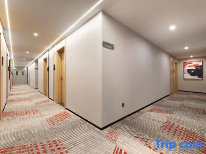 Junyi Hotel (Beijing Summer Palace)
