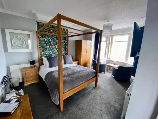 Deluxe Double room with partial sea view