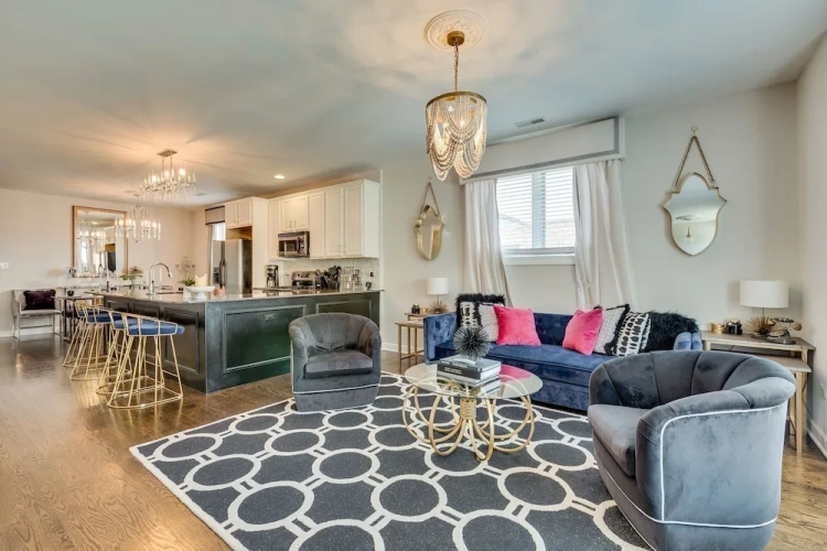 3 Bedrooms Apartment
