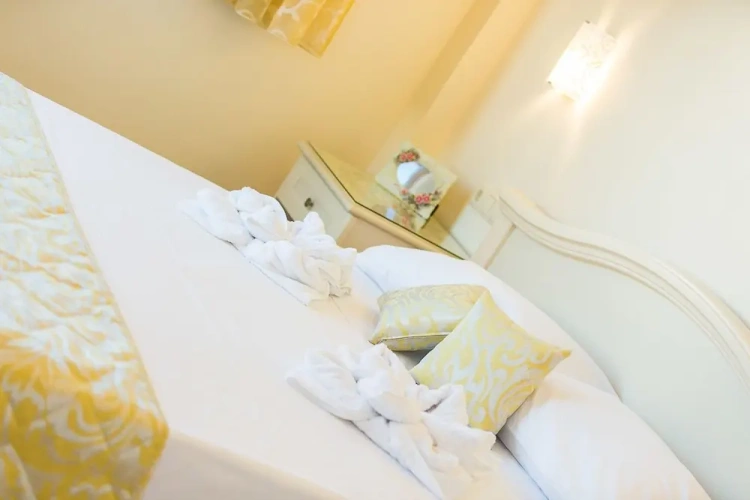 Deluxe Suite with balcony