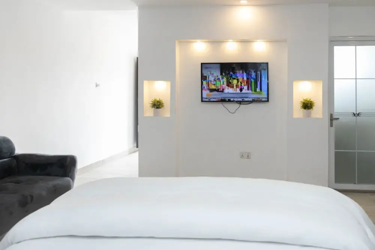 7 Brothers Apartments