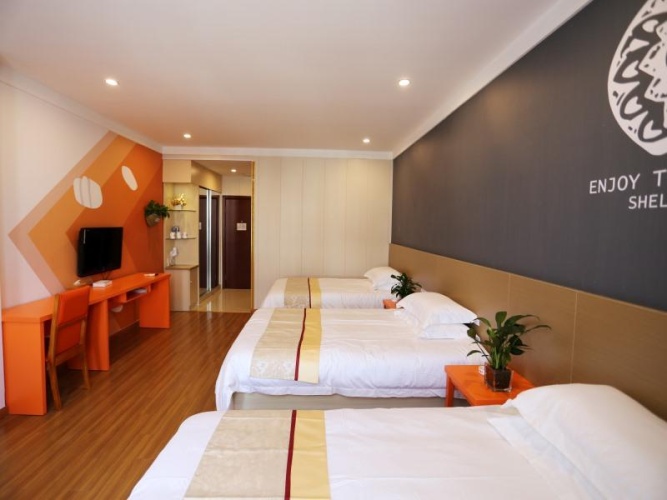 Standard Triple room