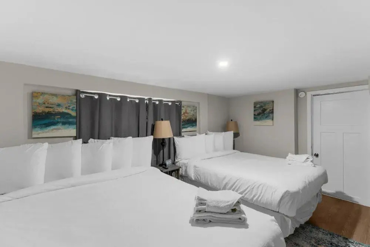 Broadmoor Bungalow - Unit B