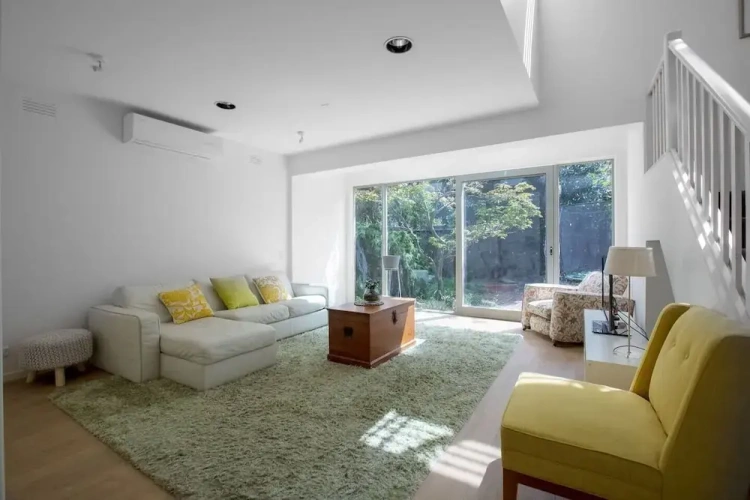 4 Bedrooms Cottage