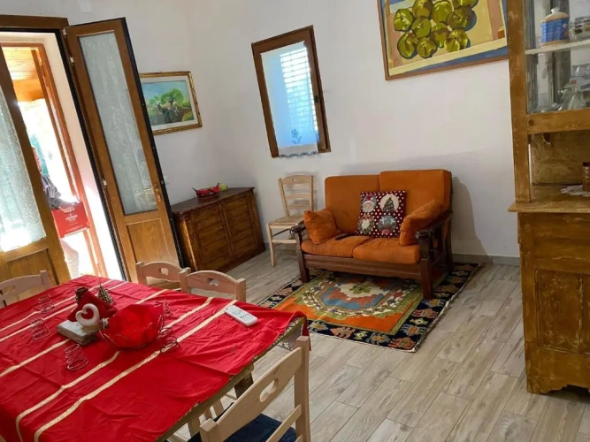 3 Bedrooms Cottage