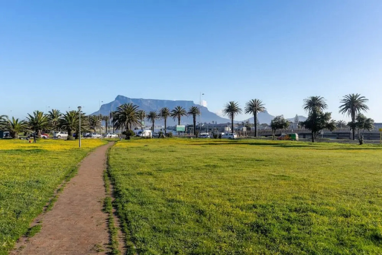 Modern 1 bed Table Mountain View Hideaway