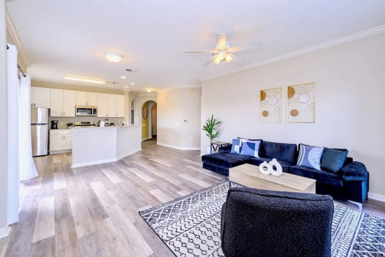Spacious Pet-friendly Condo- 6 Mins From Disney
