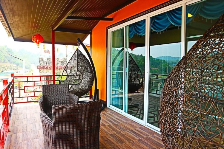 Chasa Rakthai Resort