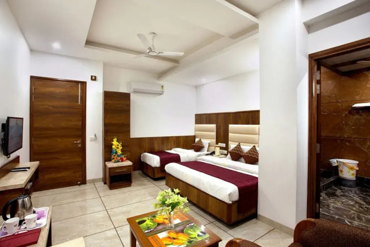 Hotel The Grand Inn