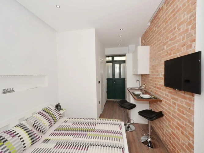 Basement Apartment with view