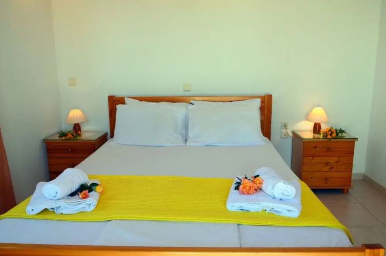 Manos Apartments