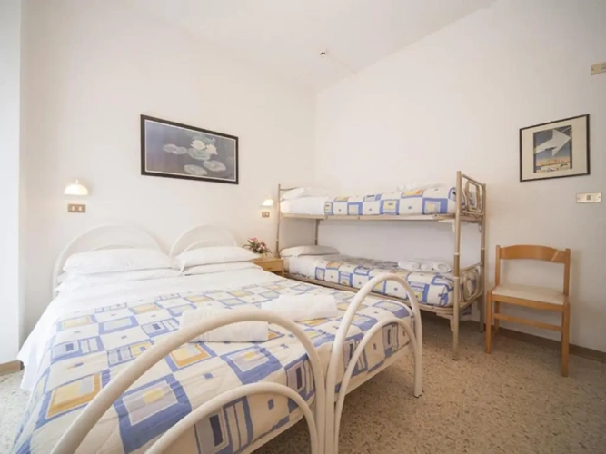 Standard Quadruple room with sea view