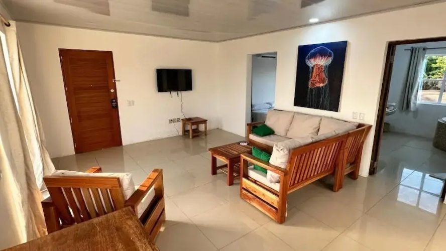Emerald Luxe Suites