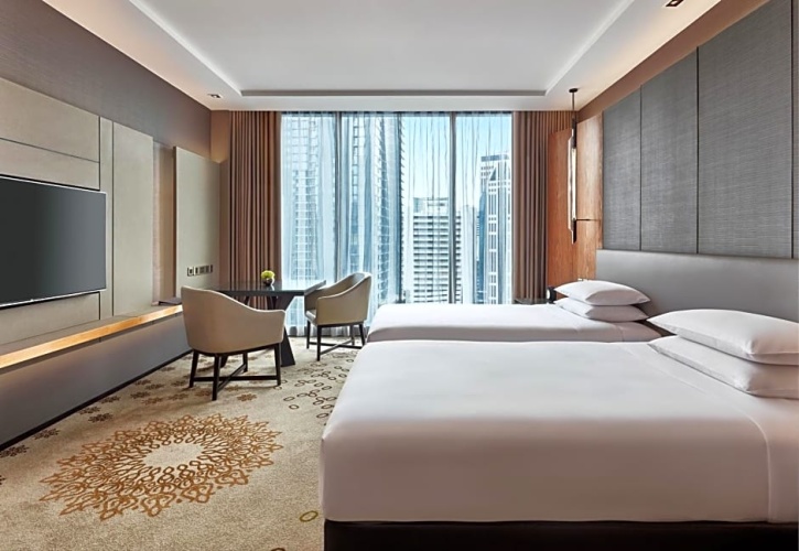 Club Twin room with city view
