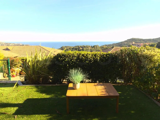 Appartement Saint-Raphaël, 1 pièce, 4 personnes - FR-1-504-567